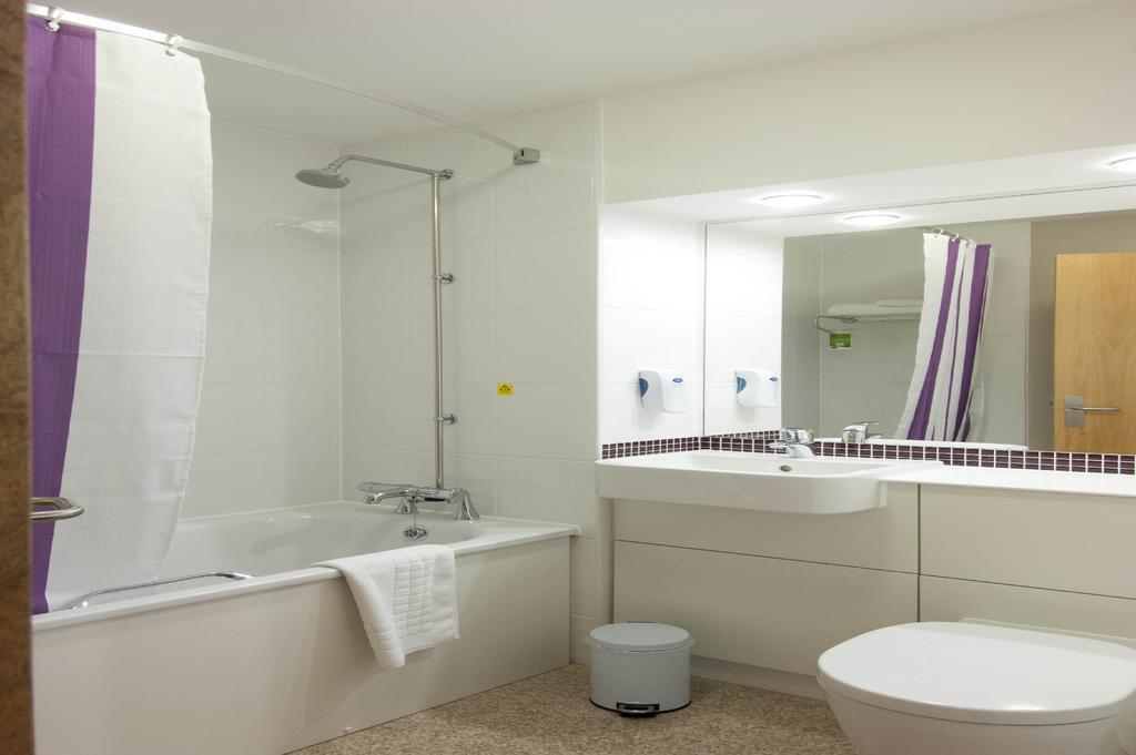 Premier Inn Newcastle Team Valley Gateshead Bagian luar foto